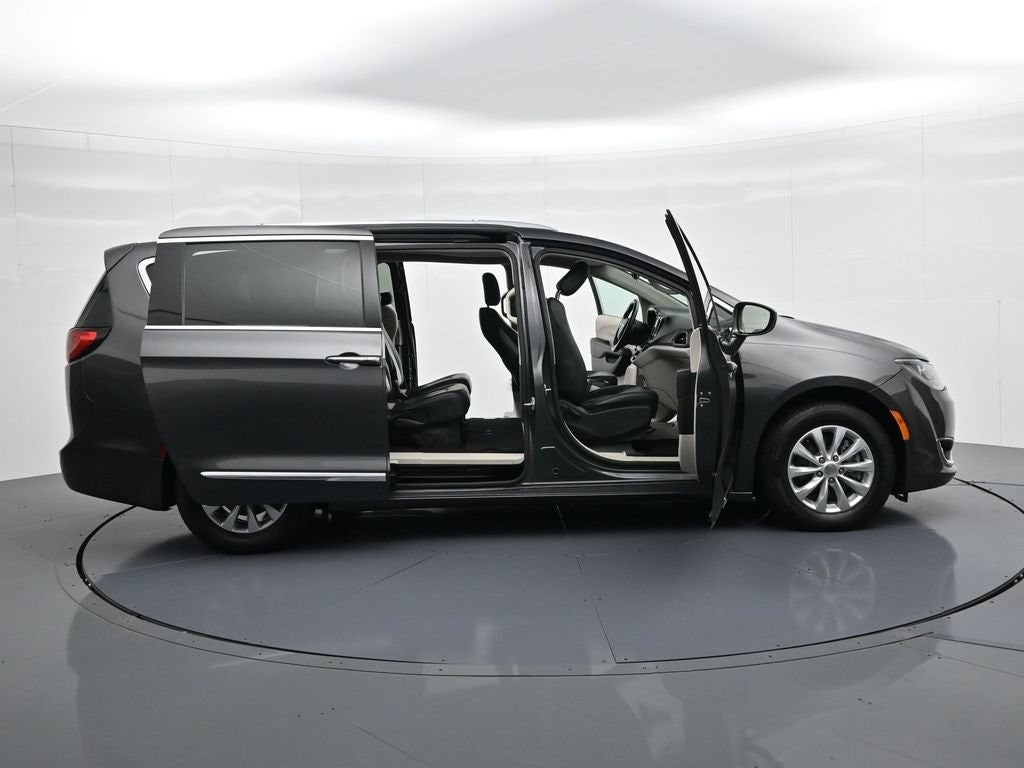 2018 Chrysler Pacifica Touring L FWD
