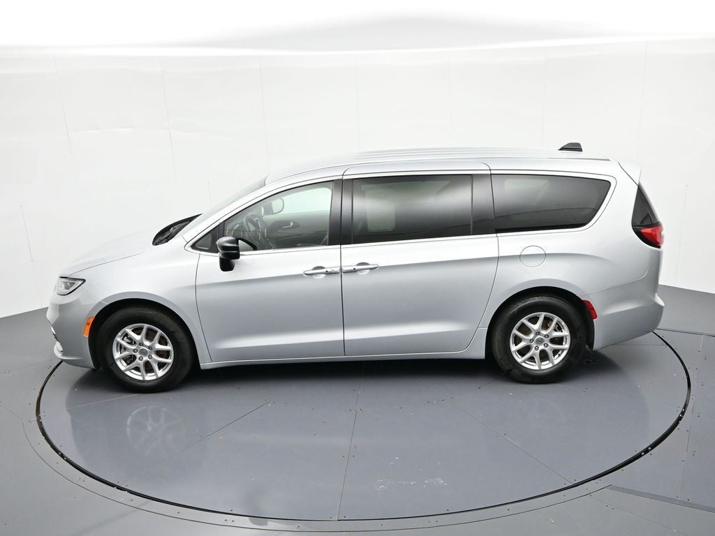 2024 Chrysler Pacifica Touring L FWD