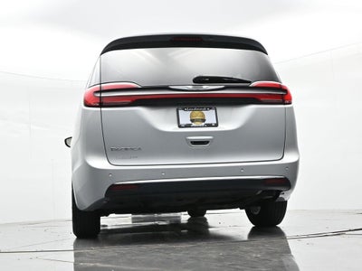 2024 Chrysler Pacifica Touring L FWD