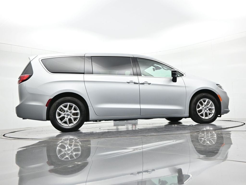 2024 Chrysler Pacifica Touring L FWD