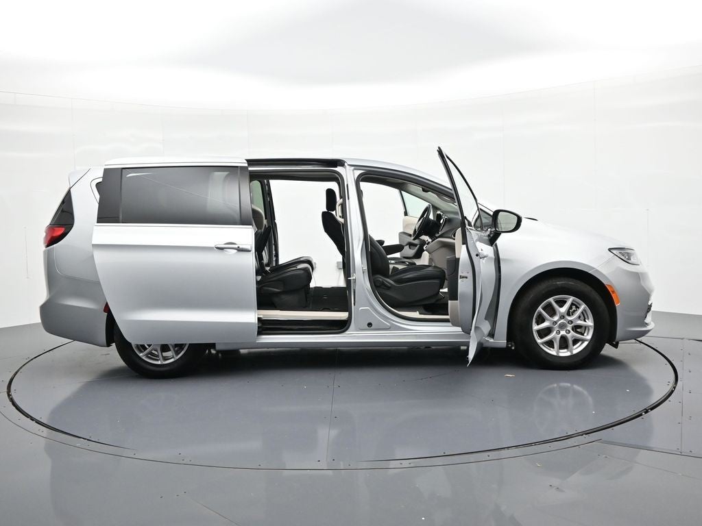 2024 Chrysler Pacifica Touring L FWD