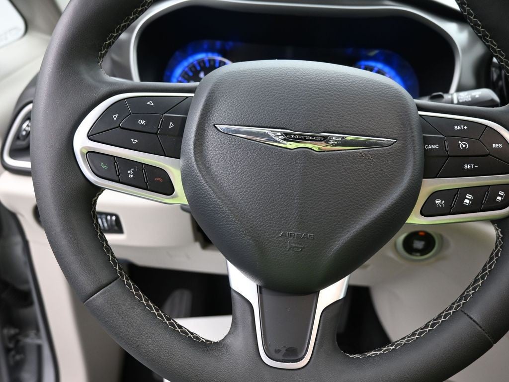 2024 Chrysler Pacifica Touring L FWD