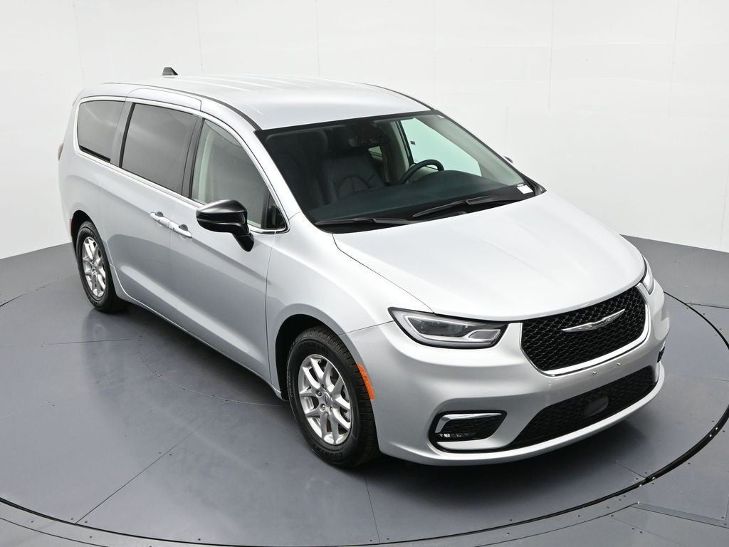 2024 Chrysler Pacifica Touring L FWD