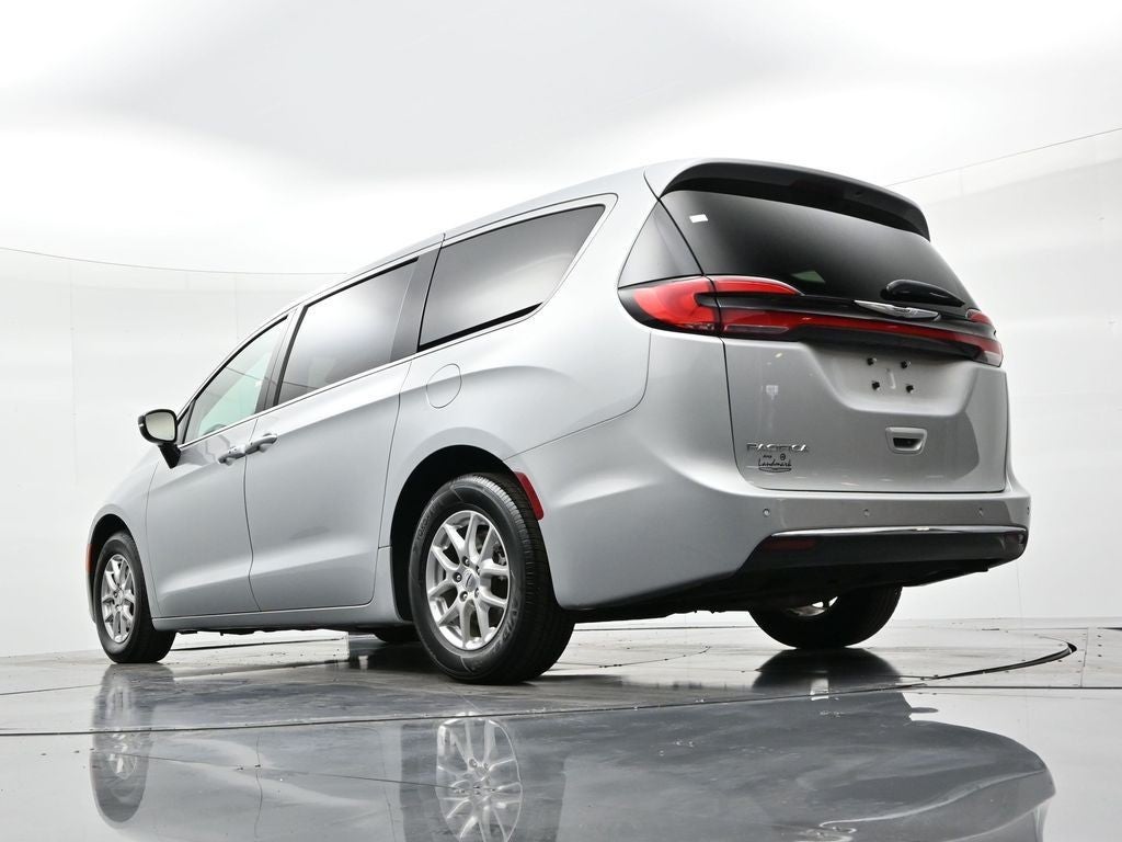 2024 Chrysler Pacifica Touring L FWD