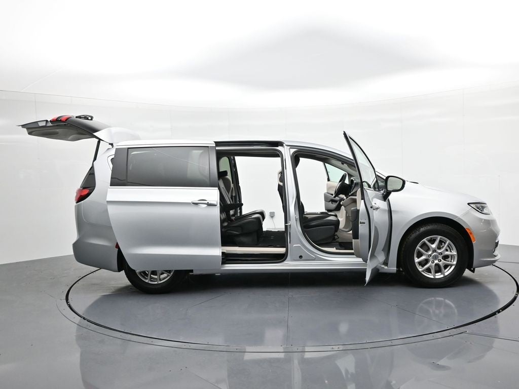 2024 Chrysler Pacifica Touring L FWD