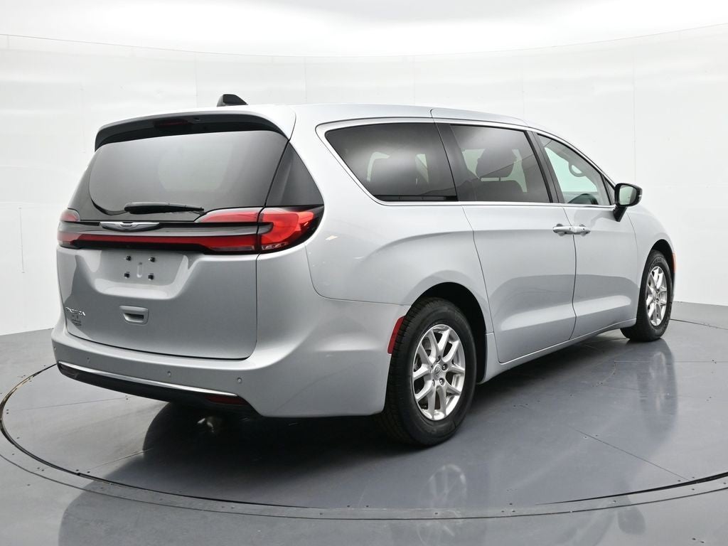 2024 Chrysler Pacifica Touring L FWD