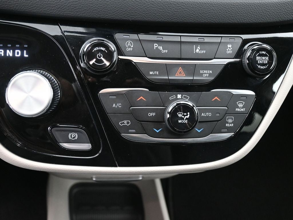 2023 Chrysler Pacifica Touring L FWD