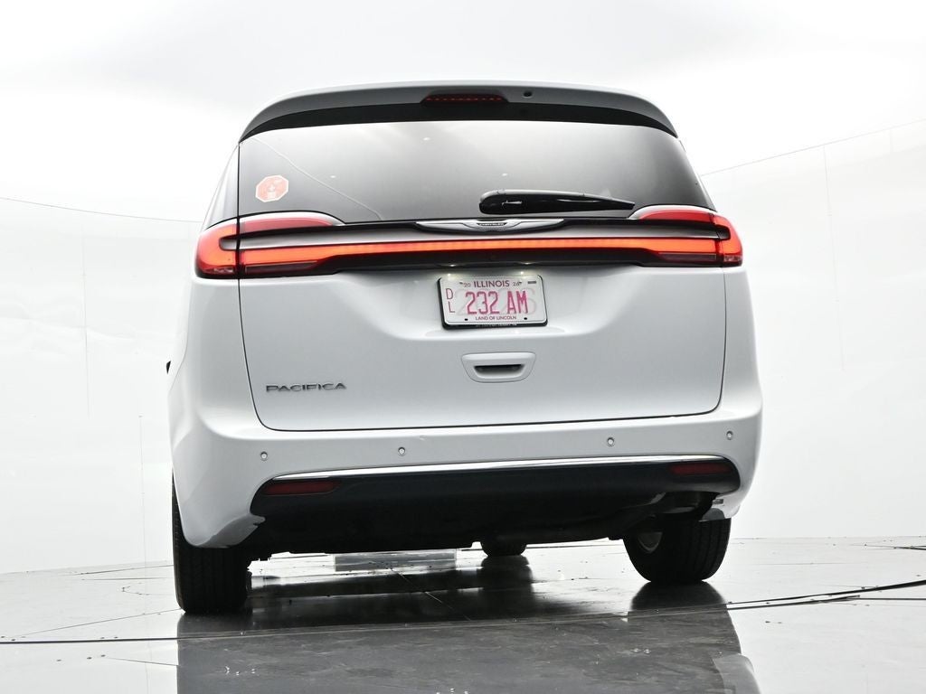2023 Chrysler Pacifica Touring L FWD