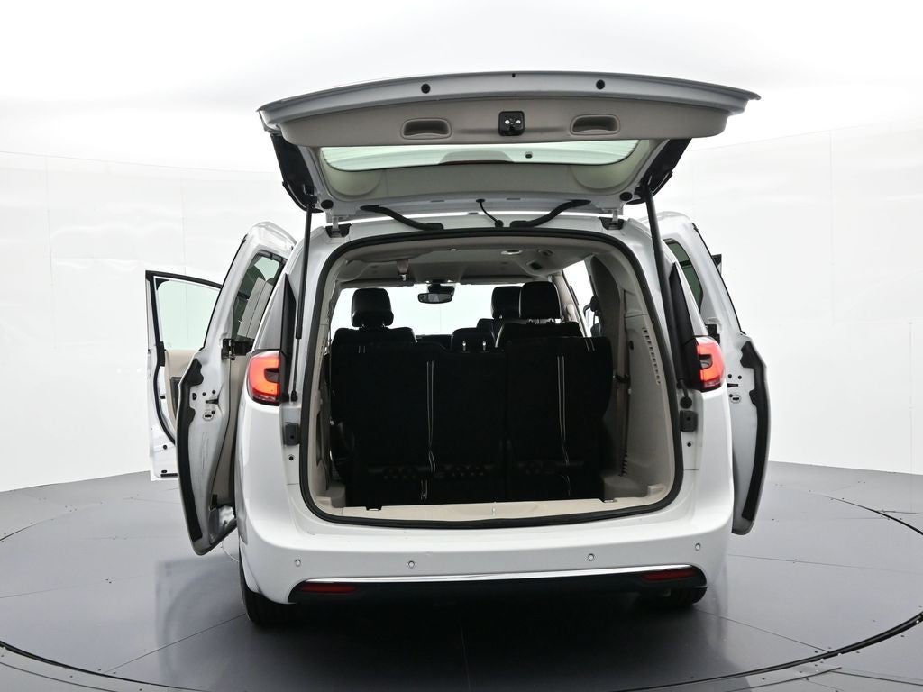 2023 Chrysler Pacifica Touring L FWD