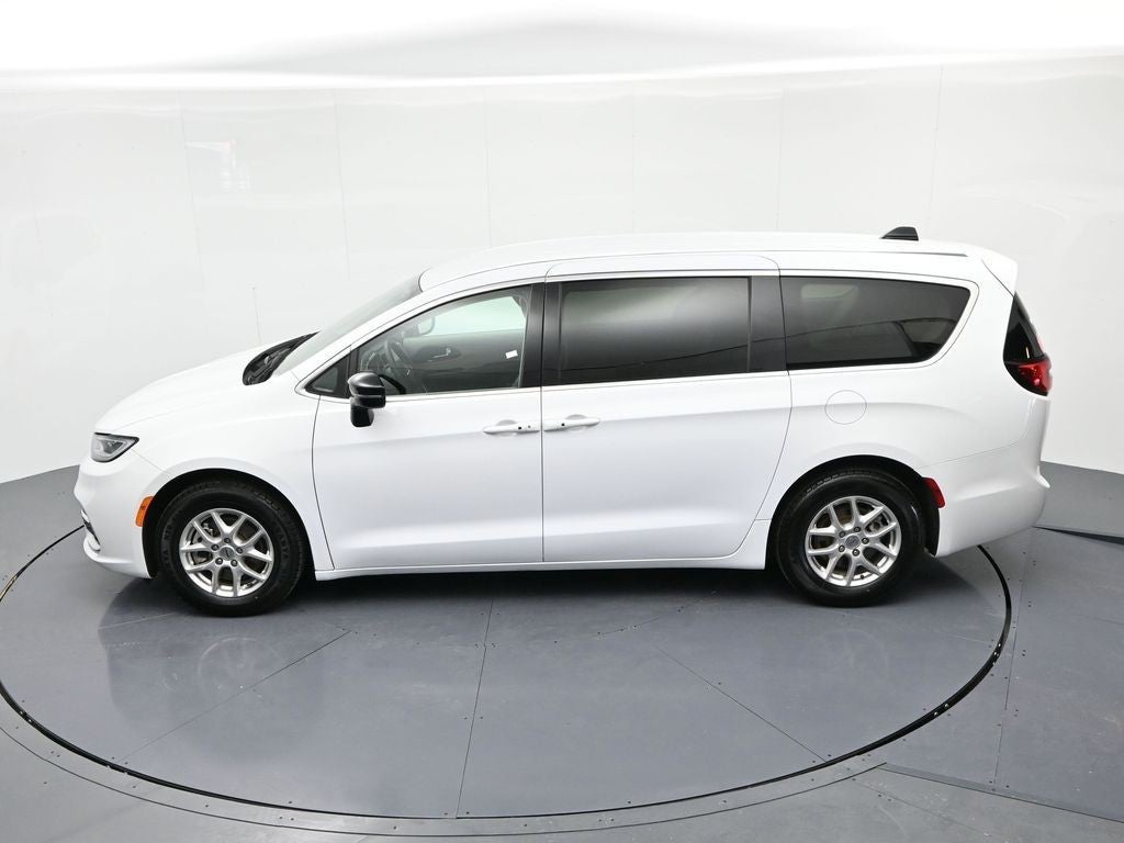 2024 Chrysler Pacifica Touring L FWD