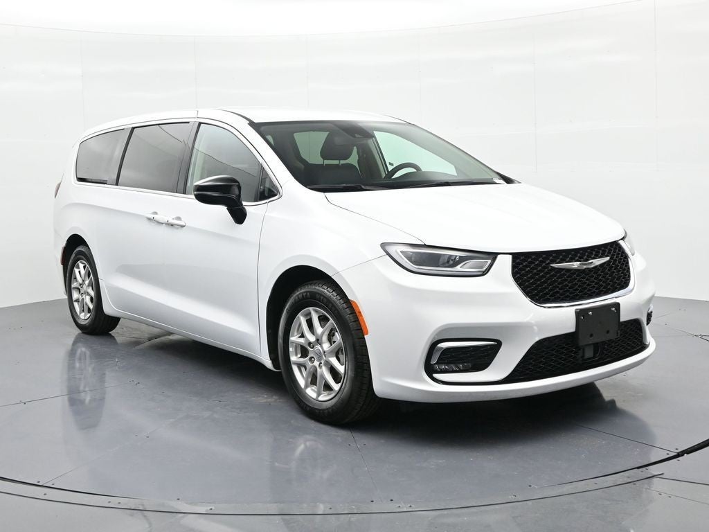 2024 Chrysler Pacifica Touring L FWD