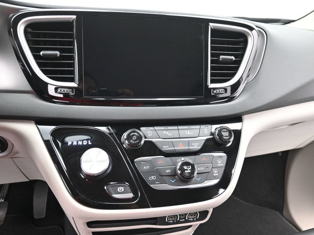 2024 Chrysler Pacifica Touring L FWD