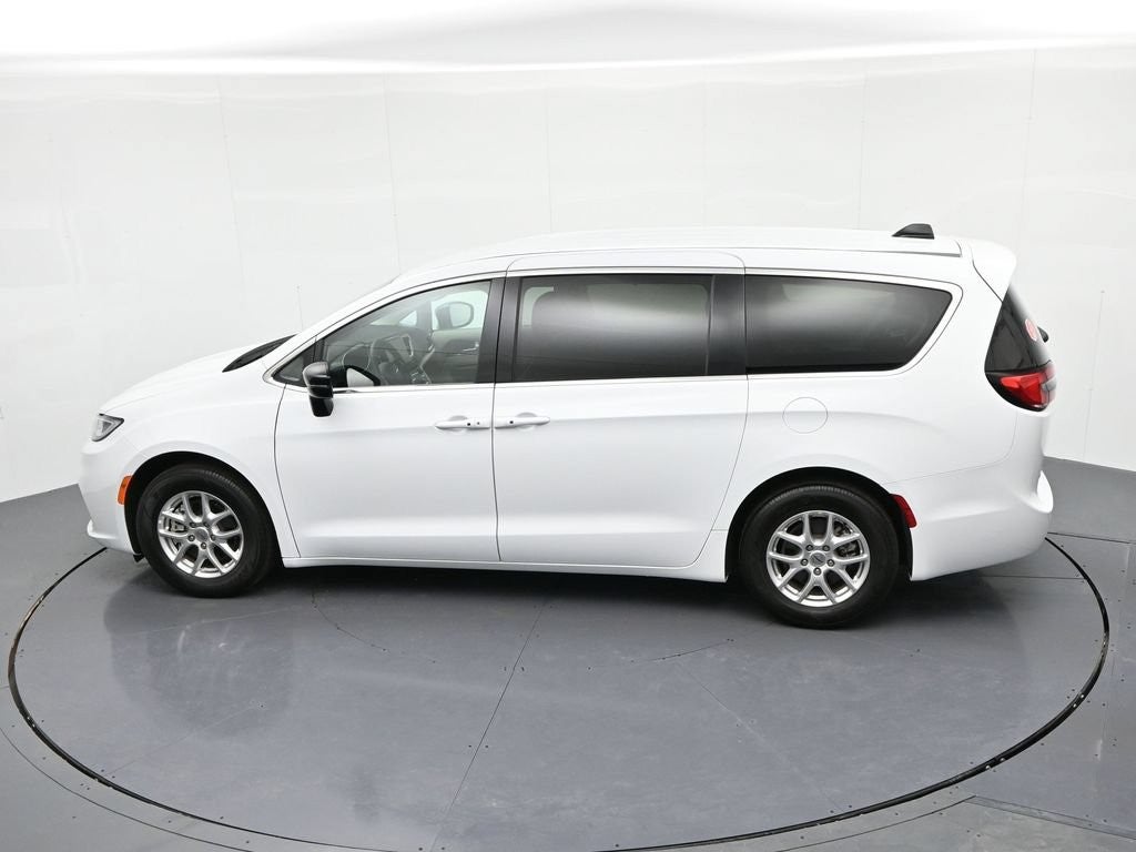 2024 Chrysler Pacifica Touring L FWD