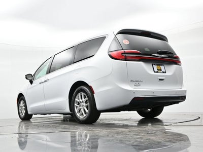 2024 Chrysler Pacifica Touring L FWD