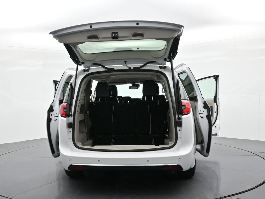 2024 Chrysler Pacifica Touring L FWD