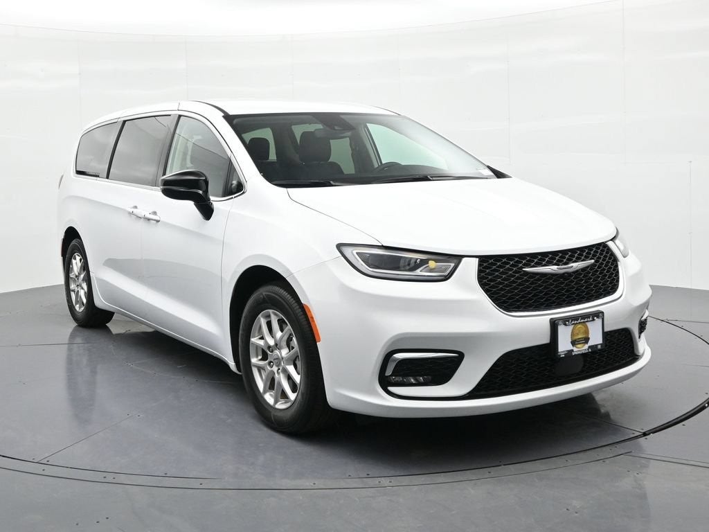 2024 Chrysler Pacifica Touring L FWD