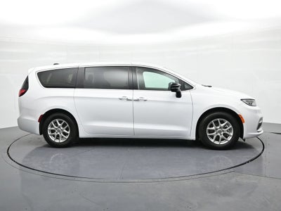 2024 Chrysler Pacifica Touring L FWD