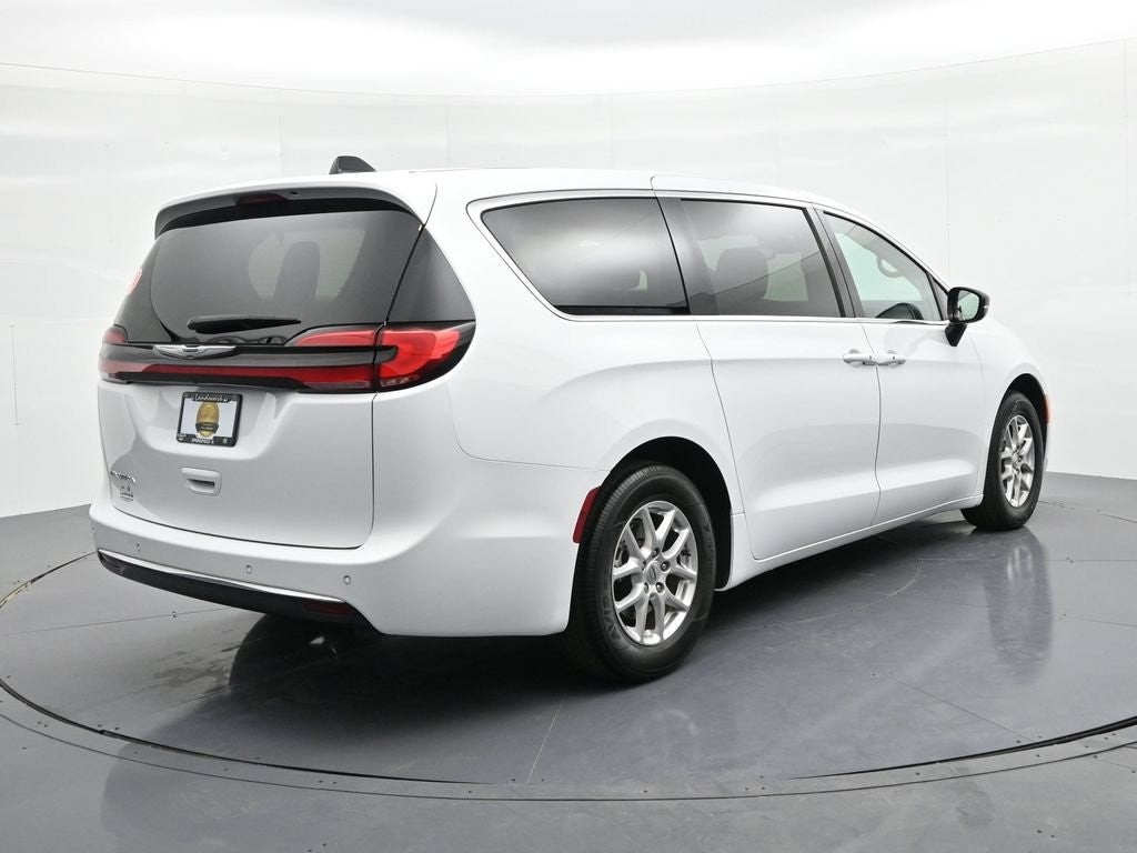 2024 Chrysler Pacifica Touring L FWD