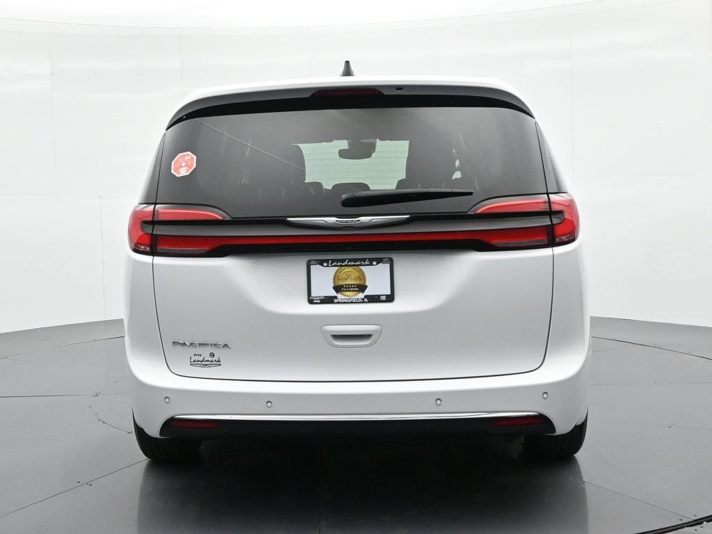 2024 Chrysler Pacifica Touring L FWD