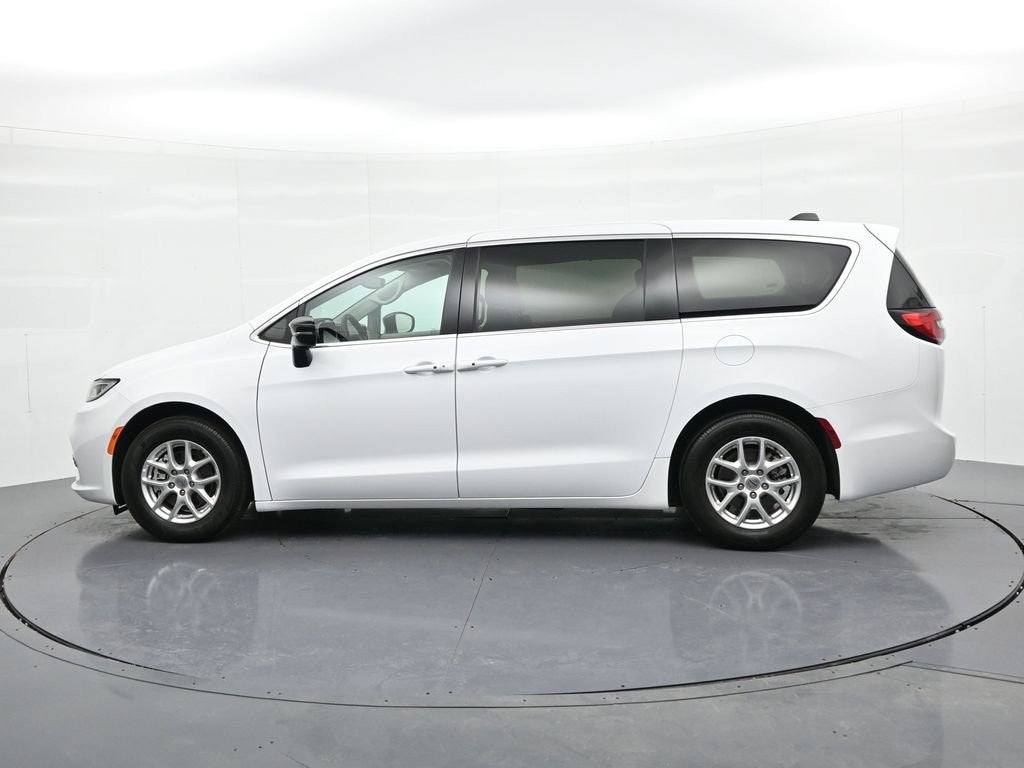 2024 Chrysler Pacifica Touring L FWD