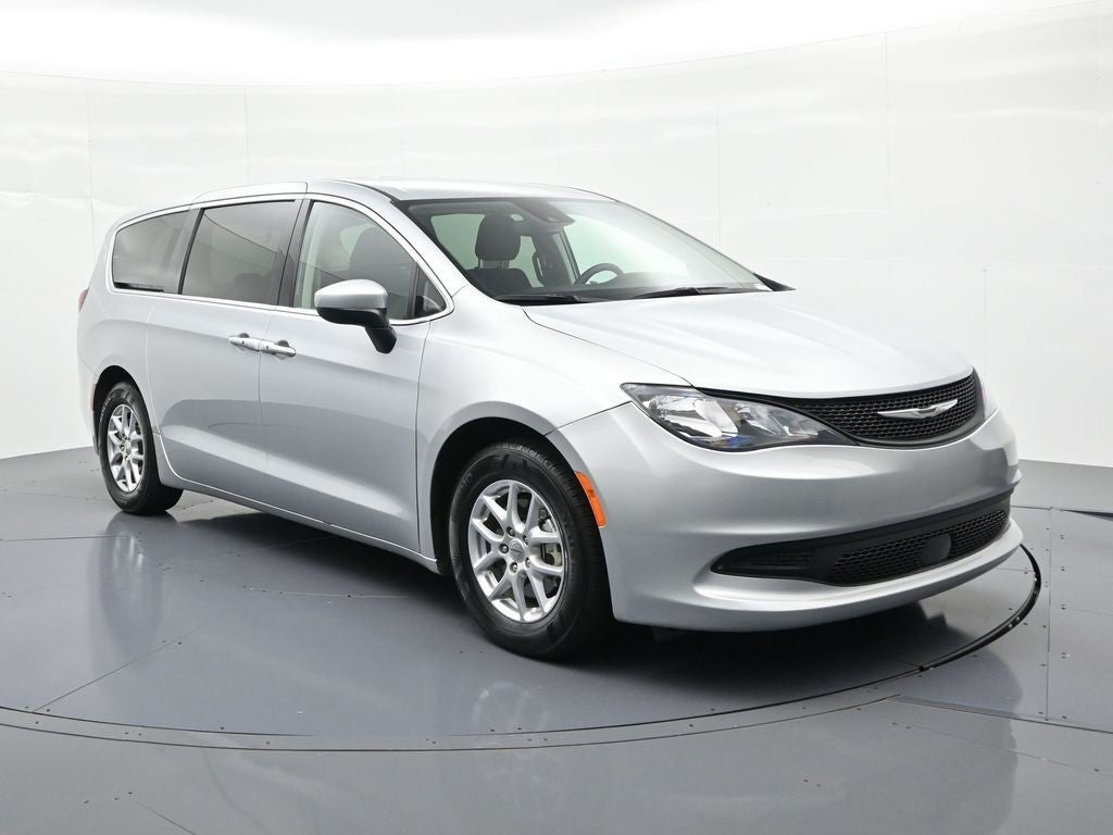 2023 Chrysler Voyager LX FWD