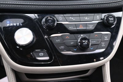 2023 Chrysler Pacifica Limited FWD