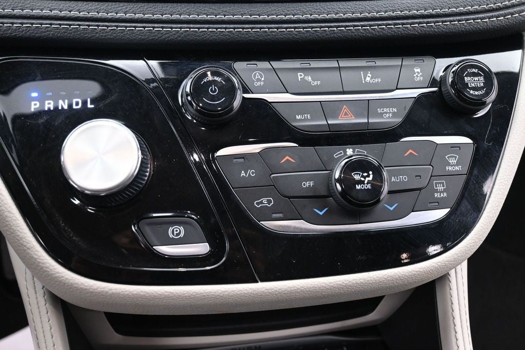 2023 Chrysler Pacifica Limited FWD