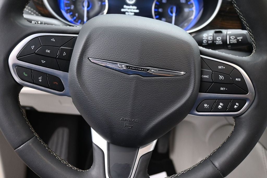 2023 Chrysler Pacifica Limited FWD