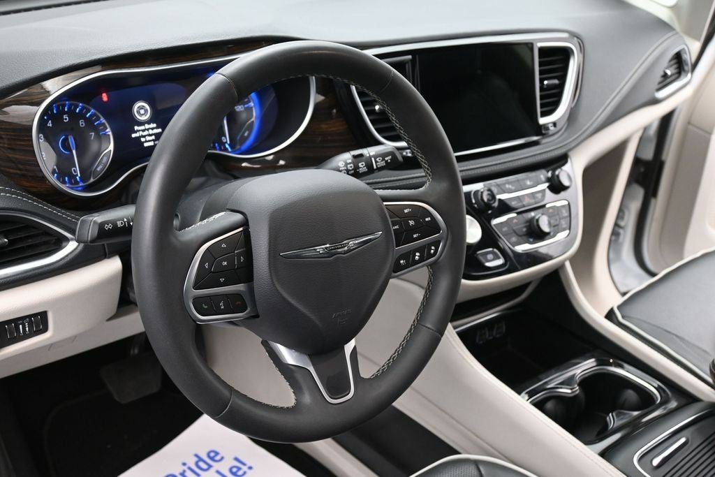 2023 Chrysler Pacifica Limited FWD