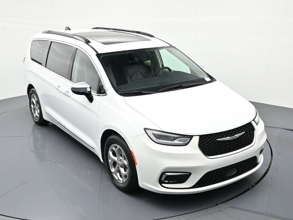 2023 Chrysler Pacifica Limited FWD