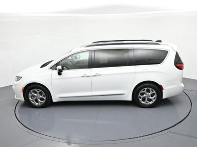 2023 Chrysler Pacifica Limited FWD