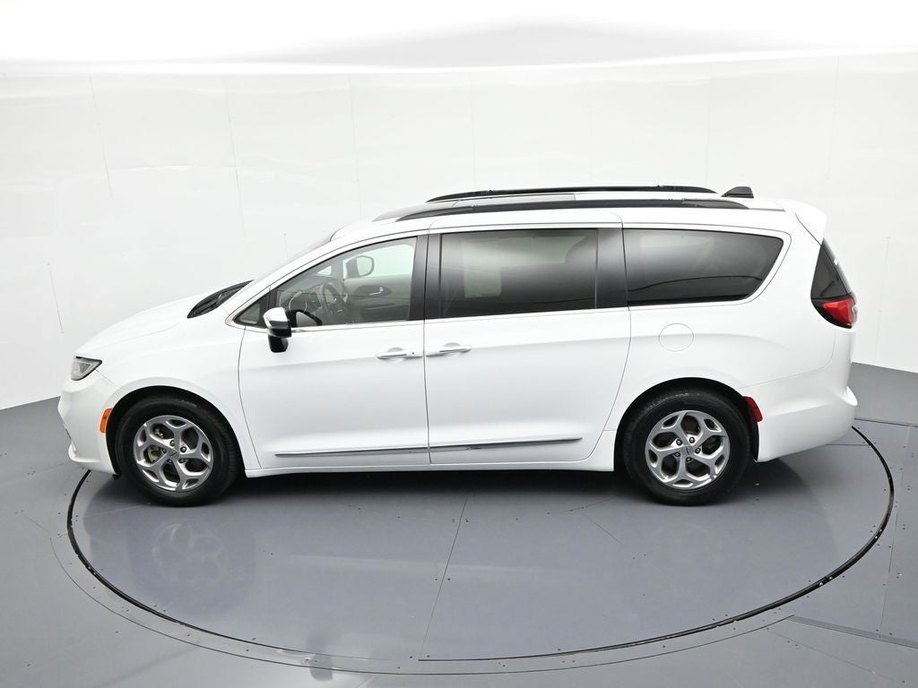 2023 Chrysler Pacifica Limited FWD