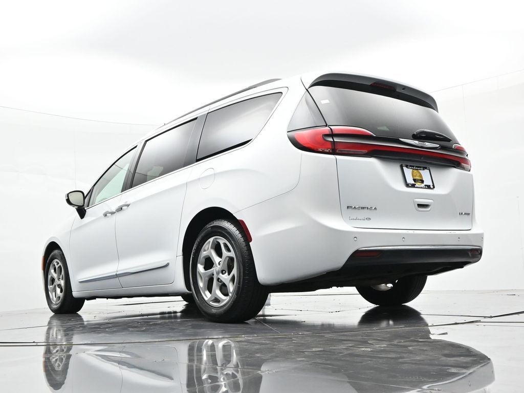 2023 Chrysler Pacifica Limited FWD
