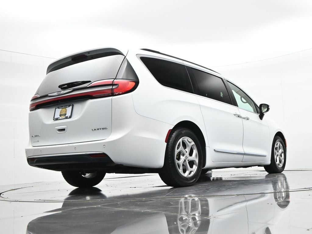 2023 Chrysler Pacifica Limited FWD