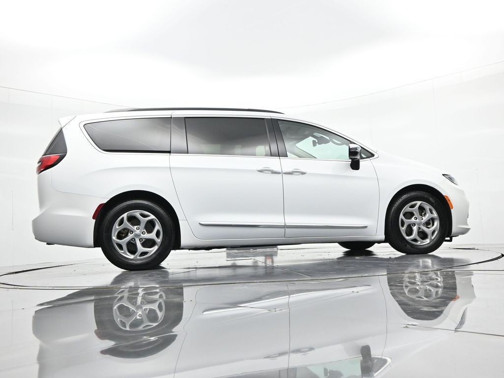 2023 Chrysler Pacifica Limited FWD