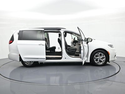 2023 Chrysler Pacifica Limited FWD