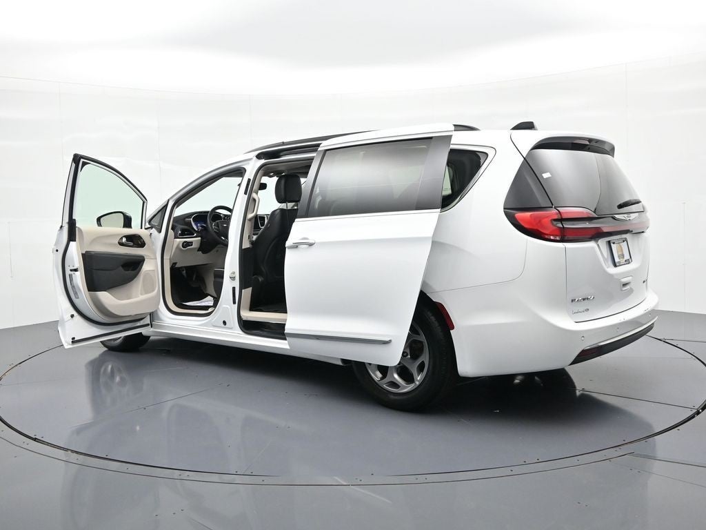 2023 Chrysler Pacifica Limited FWD
