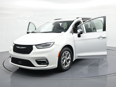 2023 Chrysler Pacifica Limited FWD