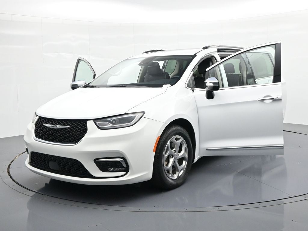 2023 Chrysler Pacifica Limited FWD