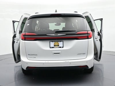 2023 Chrysler Pacifica Limited FWD