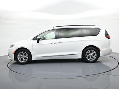 2023 Chrysler Pacifica Limited FWD