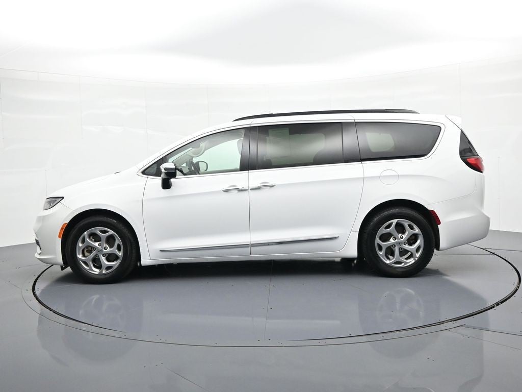 2023 Chrysler Pacifica Limited FWD