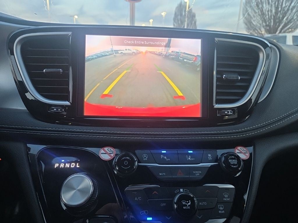 2025 Chrysler Pacifica Limited FWD