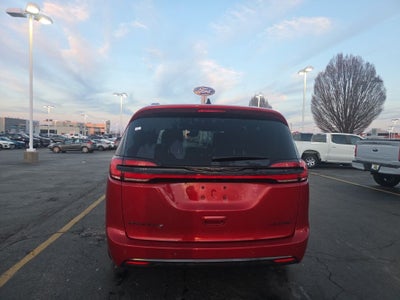 2025 Chrysler Pacifica Limited FWD