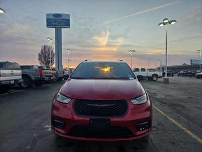 2025 Chrysler Pacifica Limited FWD