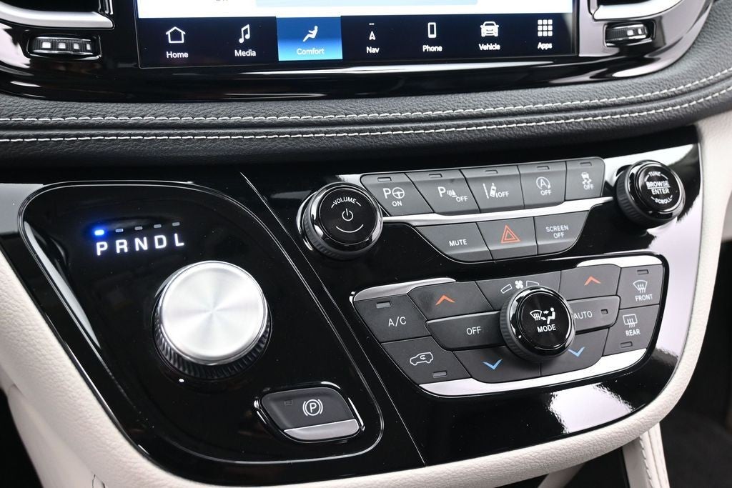 2024 Chrysler Pacifica Limited FWD