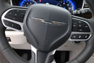 2024 Chrysler Pacifica Limited FWD