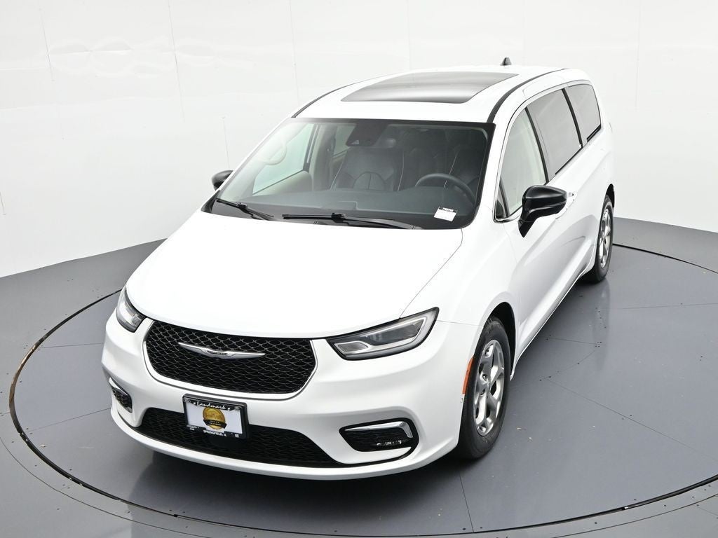 2024 Chrysler Pacifica Limited FWD