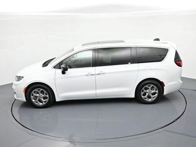 2024 Chrysler Pacifica Limited FWD