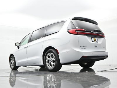 2024 Chrysler Pacifica Limited FWD